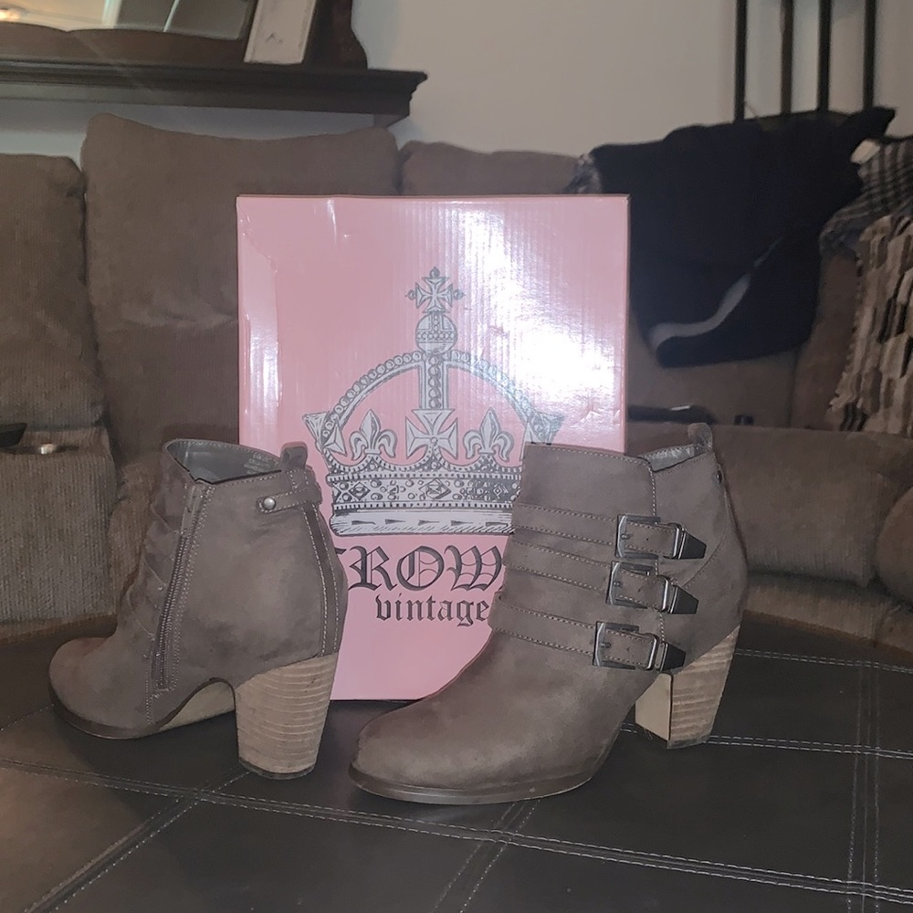 Brown Booty size 8M